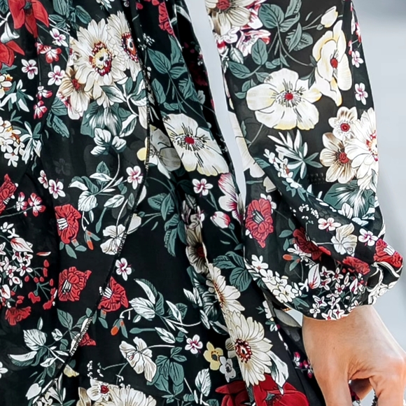 NEW CUPSHE V BECK FLORAL WRAP RUFFLE DRESS - Picture 7 of 8